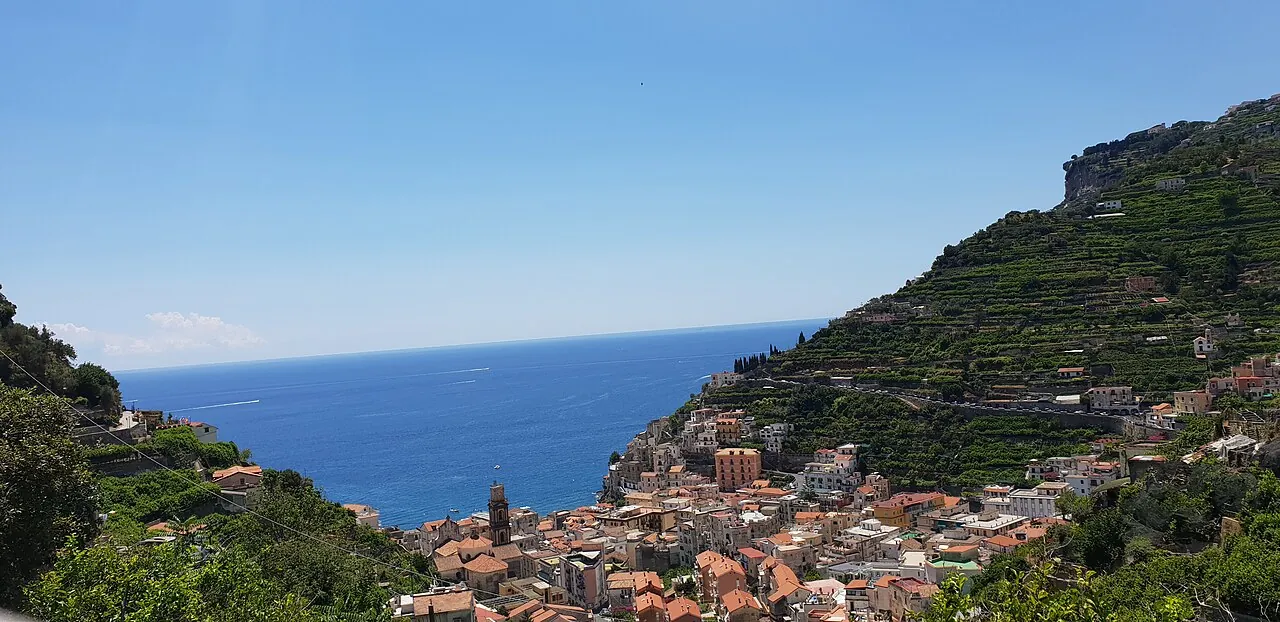 Il paese di Minori sulla costiera amalfitana