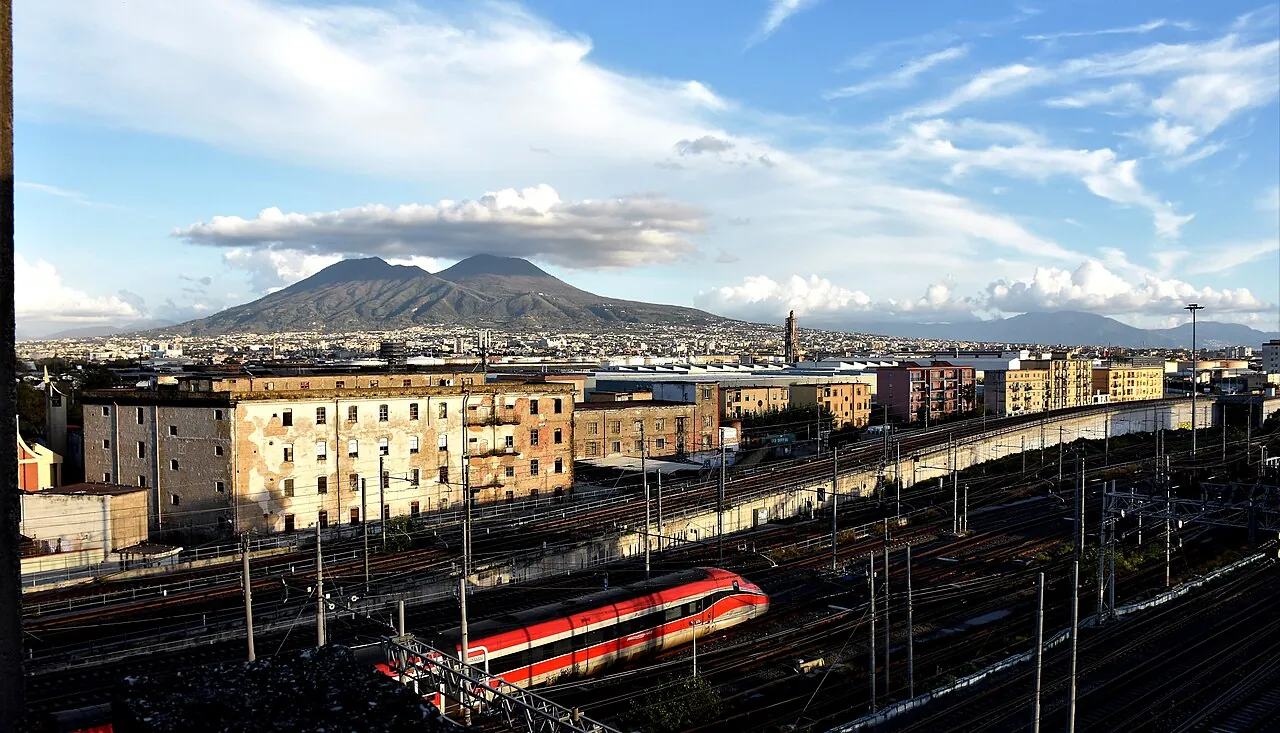 Il panorama di Napoli con il Vesuvio